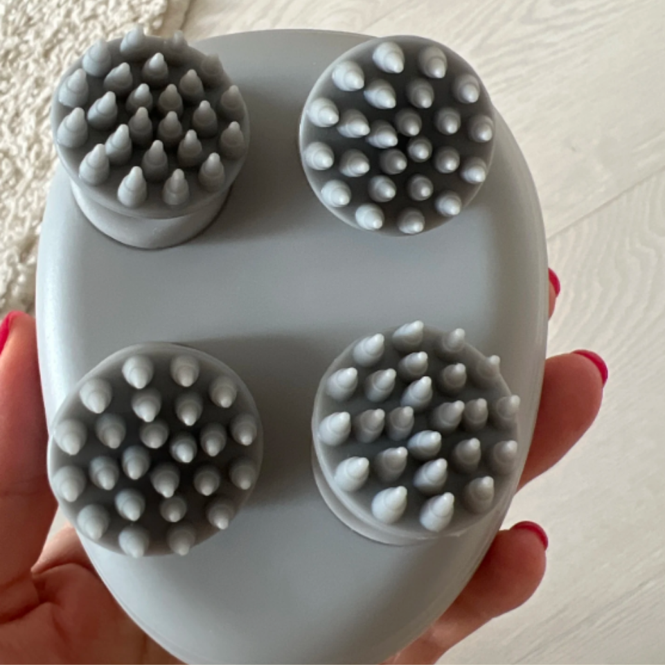 Electric Pet Massager for Dogs and Cats with 4 Massage Heads